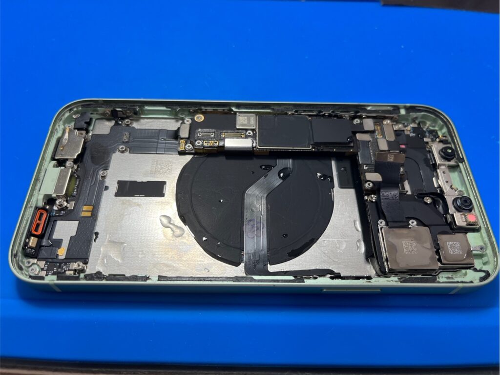 iphone手機進水｜iPhone12 進水受潮處理｜雲升手機維修-1